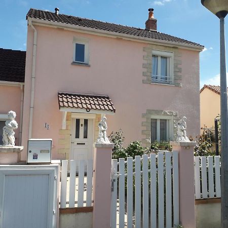La Maison Rose 2 Chambres Avec Lit Pour 2 Personnes Et 2 Salles De Bains Nevers Luaran gambar