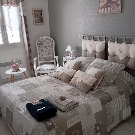 La Maison Rose 2 Chambres Avec Lit Pour 2 Personnes Et 2 Salles De Bains Nevers Luaran gambar